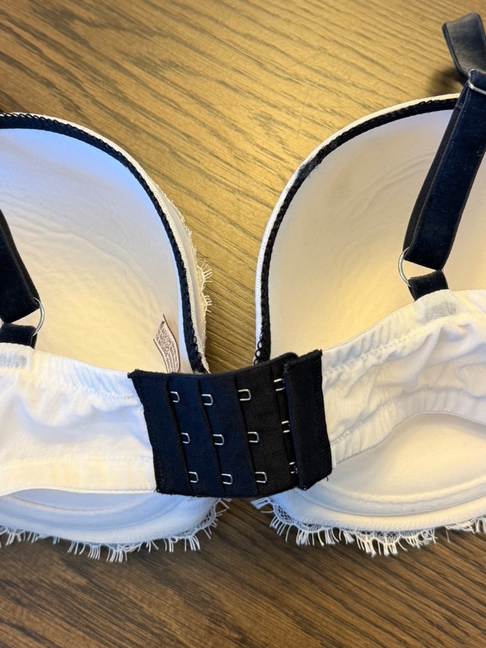Victoria's Secret Dream Angels 38DDD Lined Demi Bra White Black Velvet Straps - Picture 3 of 3